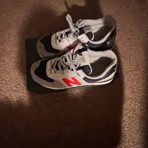 New Balance 574 comes with box